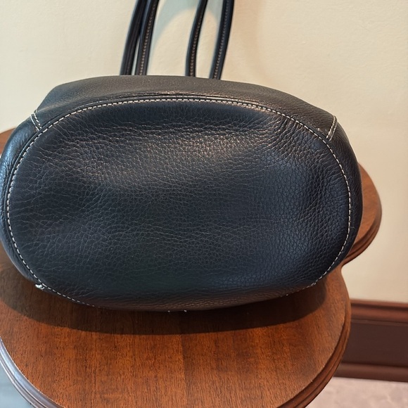 Fossil   Thick black leather shoulder bag  bucket bag   Hobo bag  excellent cond - Picture 13 of 17